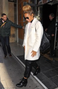 article-0-19680E3E00000578-844_634x979